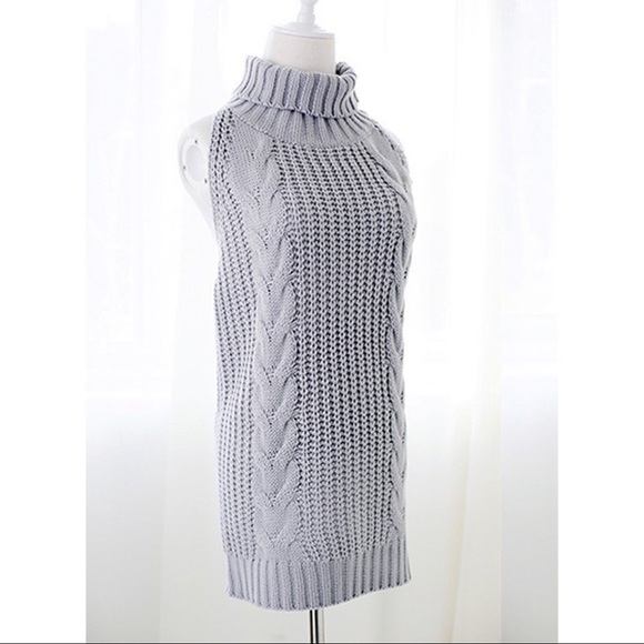 NEW! Backless Cable Knit Sweater - Picture 4 of 8